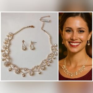 NWT Clear Crystals Lopped Flower Gold Collier Necklace Earrings Elegant Chic